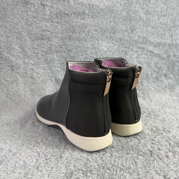 Sava Softwalk Hope Booties Black Leather Women's Size 9 Ankle Boots MSRP $150 - Picture 2 of 12